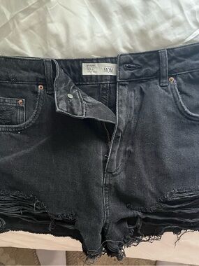 Topshop Black Distressed Mom Jean Shorts size 8